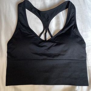 seamless black sports bra
